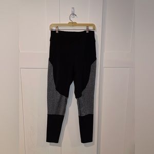 Women’s Pop Fit Color Block Leggings with Pockets, size XL